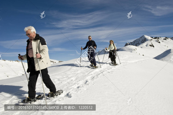 在雪鞋