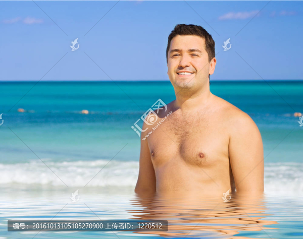 海灘上的快樂的人