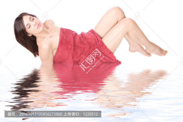 婦女得到水療治療