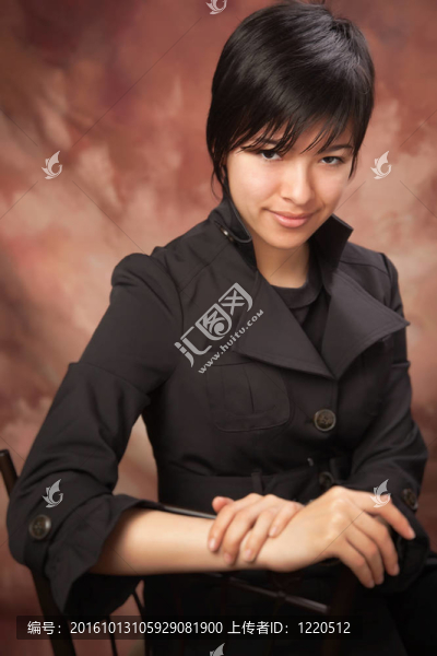 多民族的女孩帶來的肖像