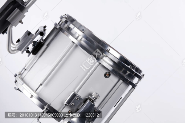 在白色上分離的行進(jìn)場(chǎng)鼓-匯圖網(wǎng) www.fosd68.com 在白色上分離的行進(jìn)場(chǎng)鼓