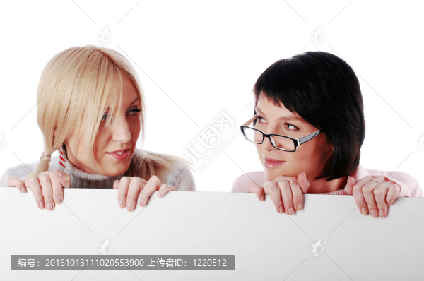 兩個年輕的女孩
