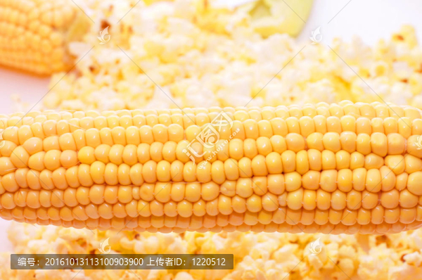非常美味的新鮮玉米和爆米花