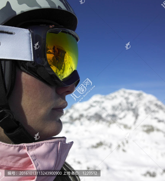 女人的滑雪者；阿爾卑斯山脈；Savoie；法國(guó)