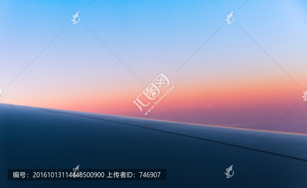 機(jī)翼和天空