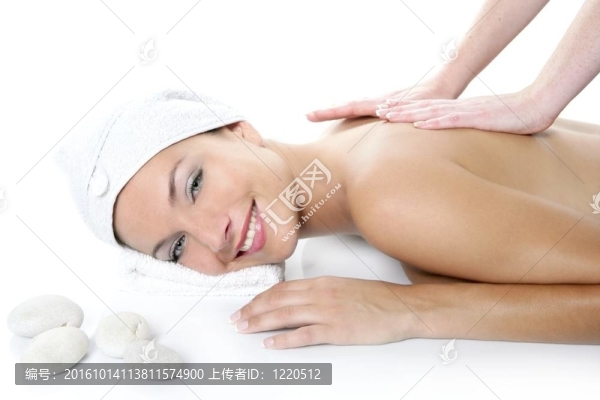 美麗的SPA藍(lán)眼睛女人按摩