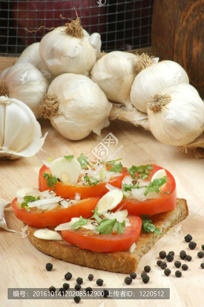 一些洋蔥和大蒜tomatobread有機