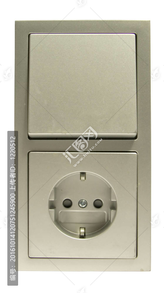 金屬塊按鍵開(kāi)關(guān)及電源插座。白色背景中分離。特寫。
