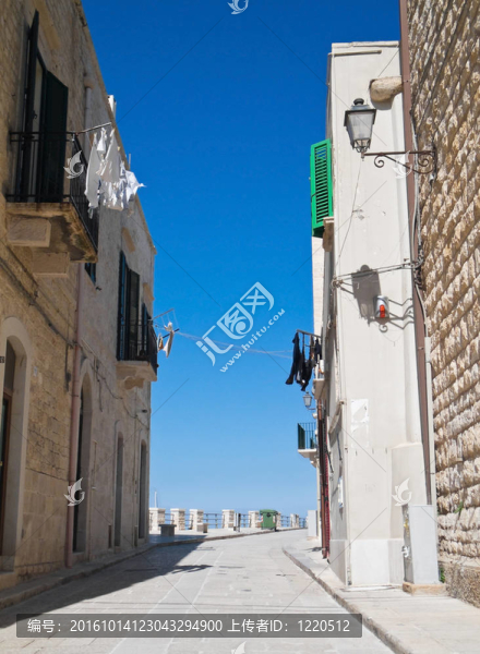 舊鎮(zhèn)焦維納佐胡同。Apulia。