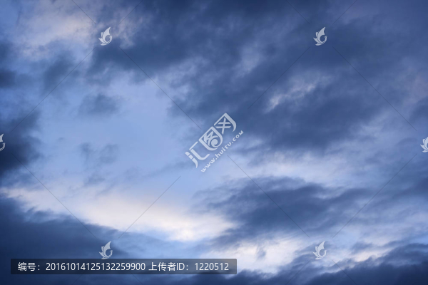 烏云的天空