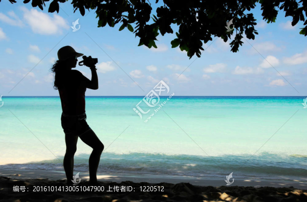 海灘場景的淑女形象