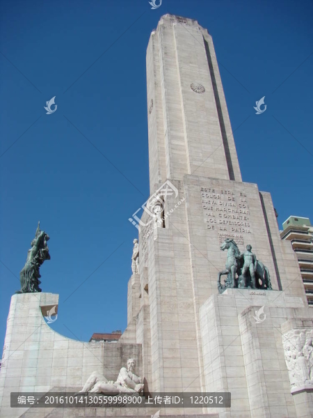 在羅薩里奧的Monumento阿班前；阿根廷