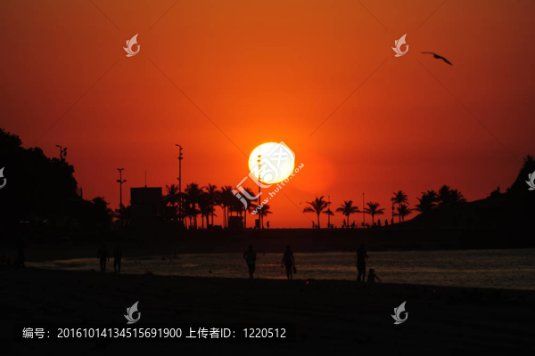 里約熱內(nèi)盧的日出；伊帕內(nèi)馬海灘，Arpoador