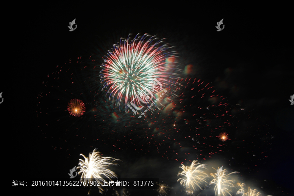 球形煙花綻放