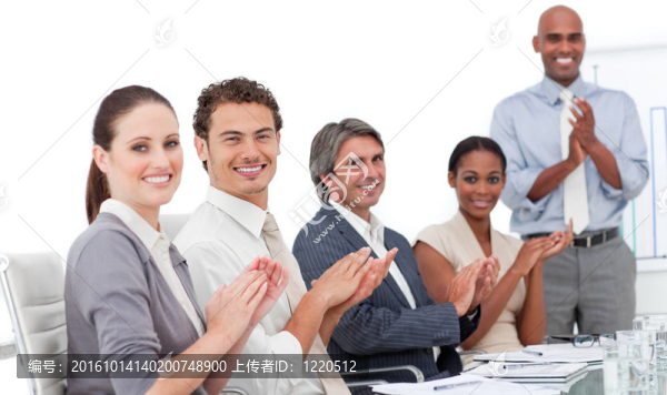 積極的業(yè)務(wù)組的一個(gè)很好的表現(xiàn)鼓掌