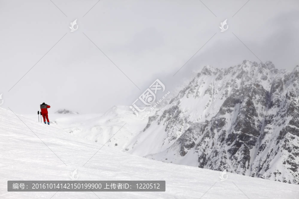 山上滑雪