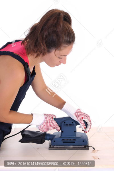 女木匠在工作