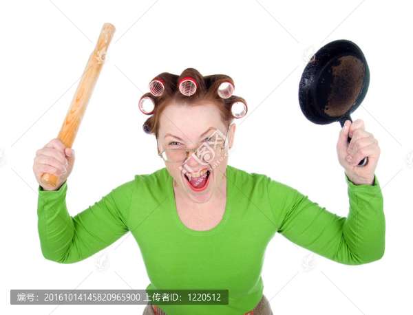 憤怒的主婦在發(fā)卷上拿著