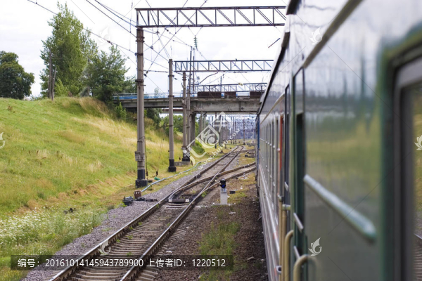 低運動列車