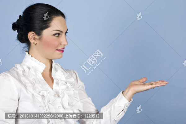 來(lái)分隔開(kāi)的女商人介紹
