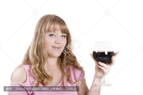 紅葡萄酒的年輕女人