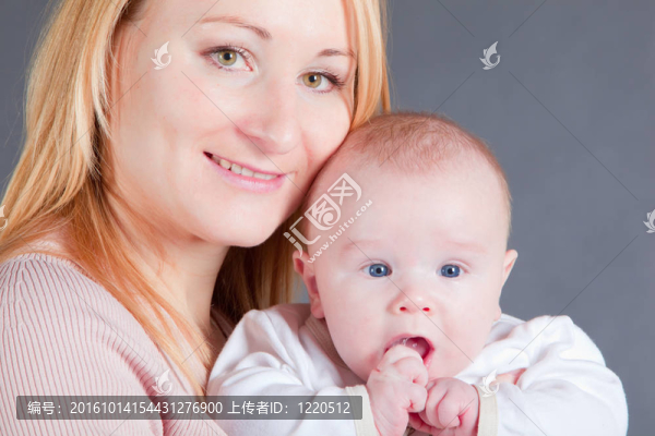 母親與她的孩子的肖像