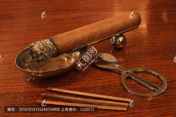 火柴上的雪茄