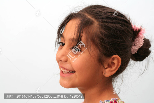 小女孩