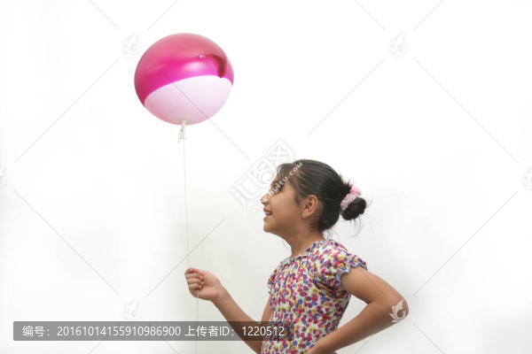 小女孩和氣球
