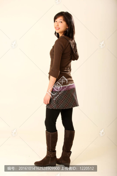 年輕可愛的亞洲女人