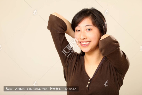 年輕可愛的亞洲女人