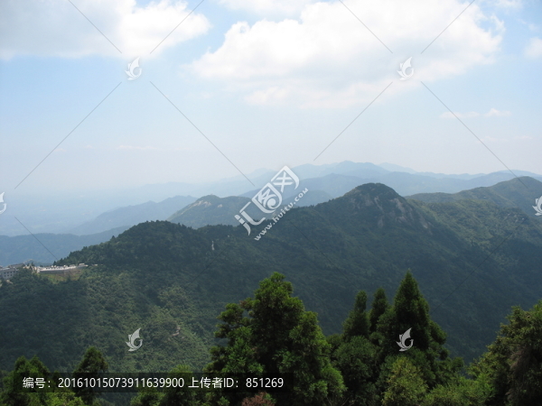遠(yuǎn)山