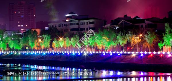 河畔夜景
