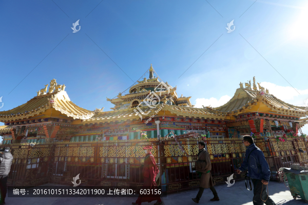 色達(dá)佛學(xué)院