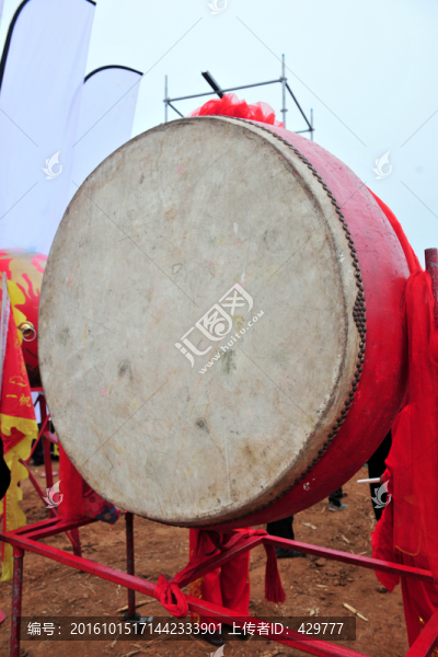 大鼓,擊鼓