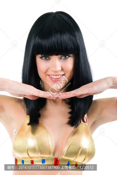 埃及風格肚皮舞的女人在黃。