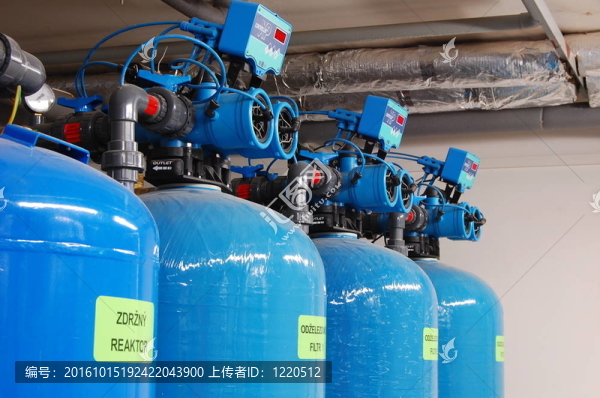 水過濾器去除鐵；連同坦克