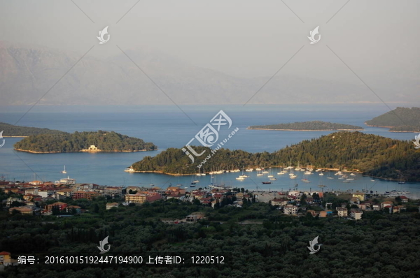 村西北院在萊夫卡扎島；希臘