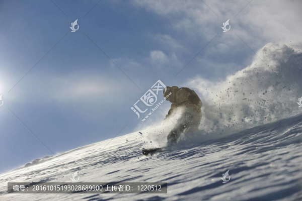 自由式滑雪和騎馬跳躍