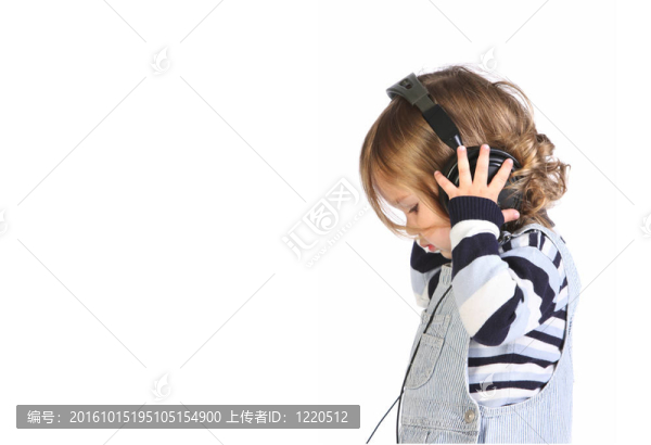 女孩聽音樂