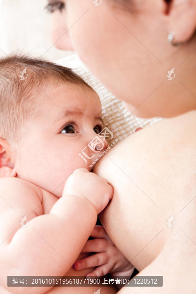 母乳喂養(yǎng)的嬰兒