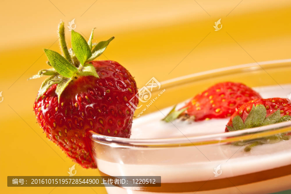 草莓甜點