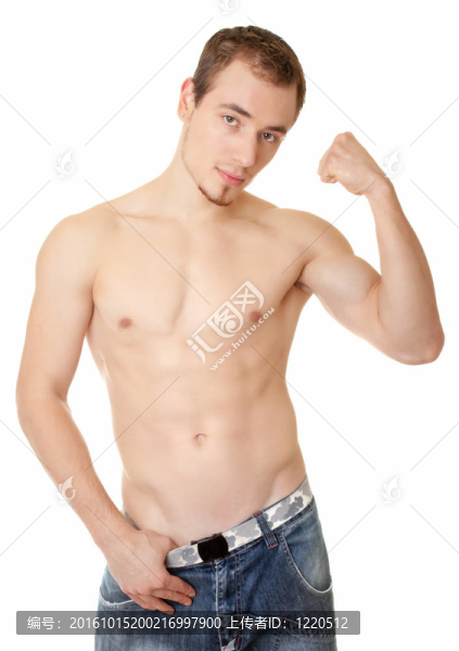 有裸露軀干的年輕運動員