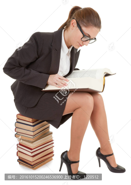 女人與一堆書(shū)