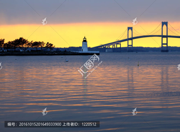 Claiborne,Pell橋日落