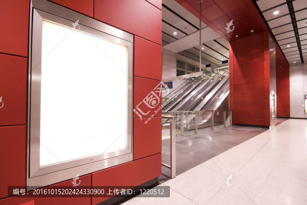 它是現(xiàn)代建筑中的一個廣告空白
