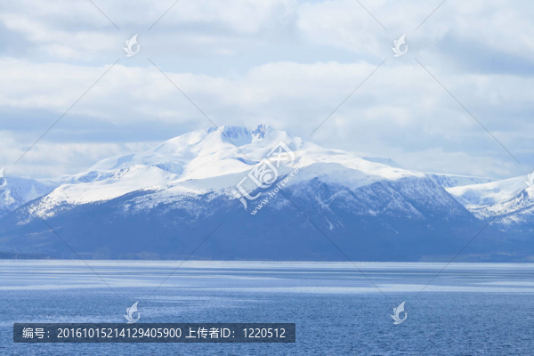 山和挪威峽灣