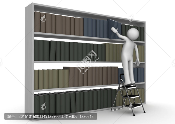 男人把書從書架上的梯子