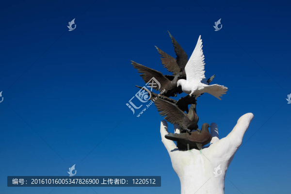 庫薩達(dá)斯和平紀(jì)念碑