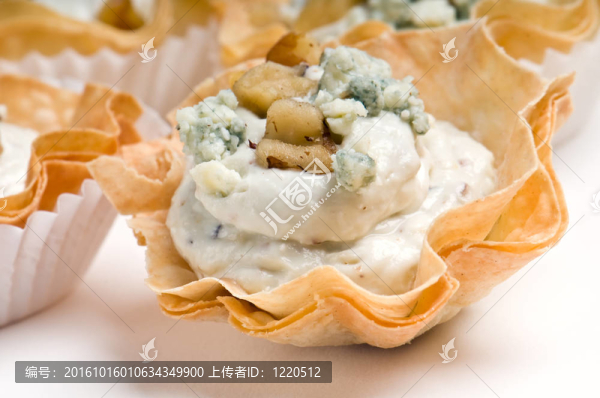 藍(lán)奶酪和核桃開胃
